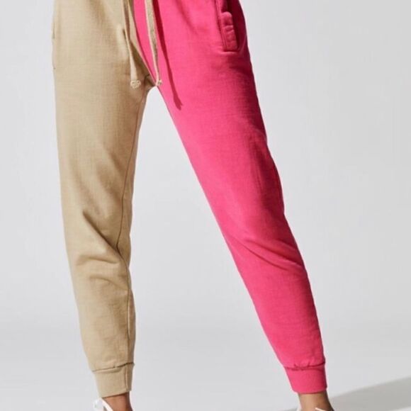 Pink Cookies + Malibu Sand Contrast Sweatpant - Picture 3 of 7